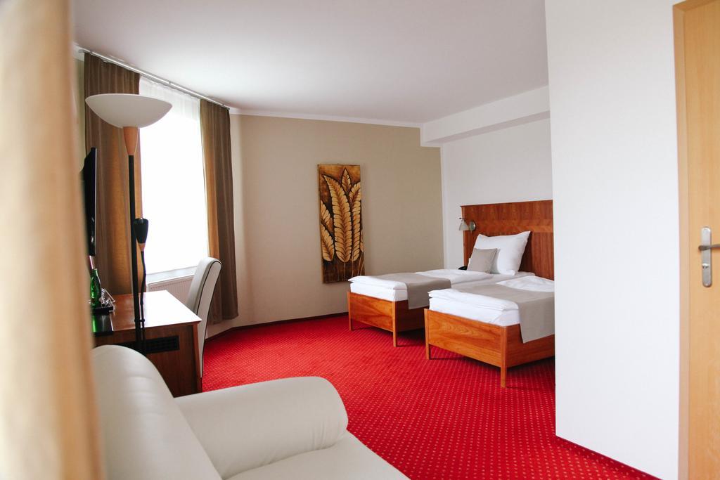 Hotel Plaza Mlada Boleslav Room photo